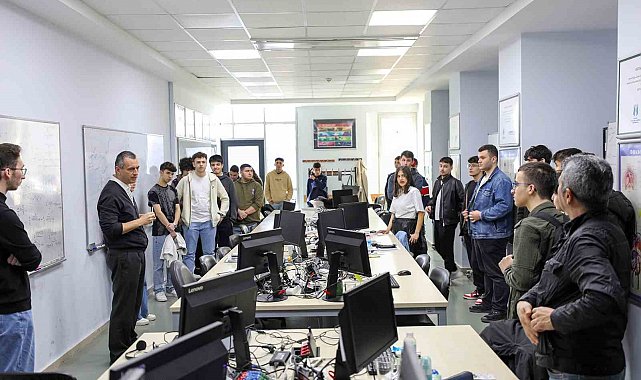 Havacılık ve yazılım öğrencileri SUBÜ'yü tanıdı