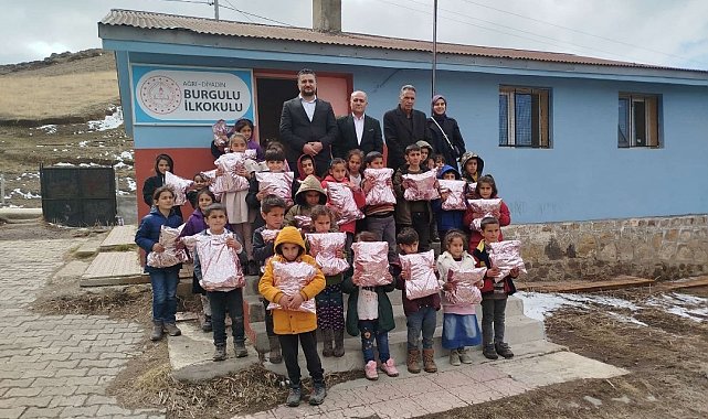 Hayırsever vatandaşlardan öğrencilere bayram hediyesi