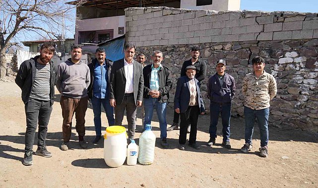 Iğdır'da süt üreticileri sütlerinin zamlı fiyattan alınmamasına tepki gösterdi