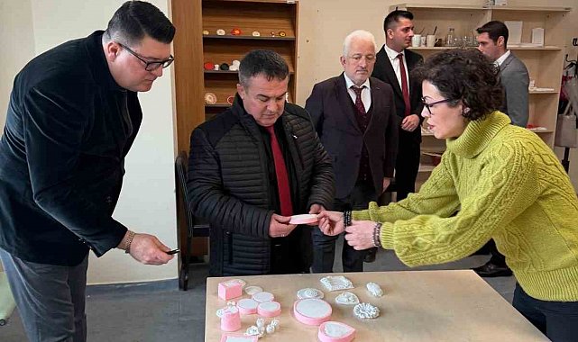 İl Müdürü Demir, Bilecik Gençlik Merkezi'ni ziyaret etti