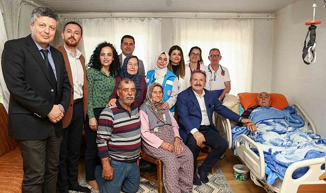 İl Sağlık Müdüründen yaşlı çifte anlamlı ziyaret