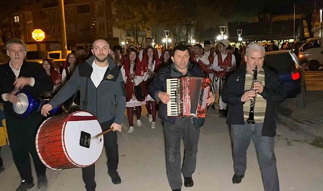 İlçe halkını Rumeli ezgileriyle sahura uyandırdılar