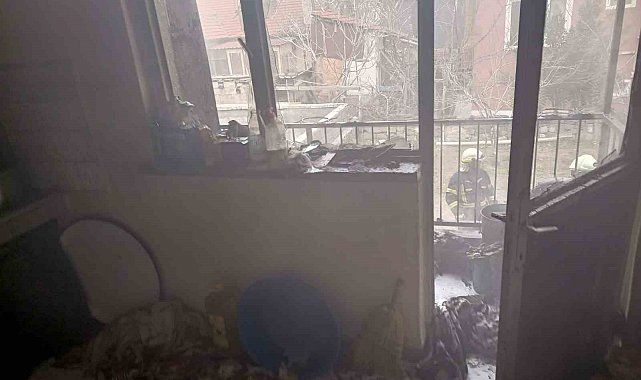 Isparta'da 2 katlı evde yangın