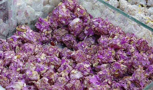 Isparta'da bayram öncesi gül lokumu satışları arttı