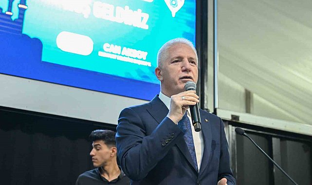 İstanbul Valisi Davut Gül, Esenyurtlularla iftar sofrasında bir araya geldi