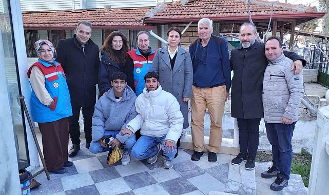 İzmir'de 'Bir İyilik Hareketi' projesiyle esnaf ve gençler el ele verdi