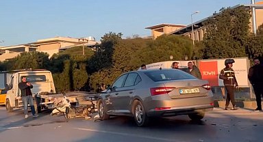 İzmir'de feci kaza: Metrelerce savrulan motosikletli hayatını kaybetti
