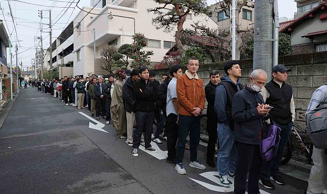 Japonya'da bayram namazı 3 kez kılındı