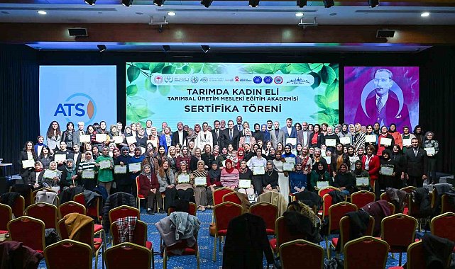 Kadın eli tarıma değdi: 100 kadın çiftçi sertifikalarını aldı