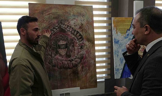 Kadınların toplumdaki önemi tuvallerle anlatıldı