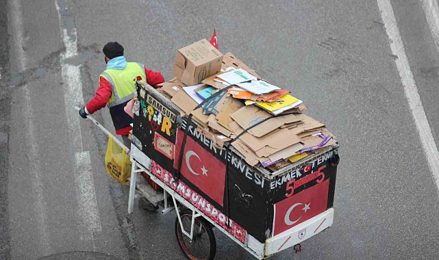 Kağıt toplayıcısının 'ekmek teknesi'