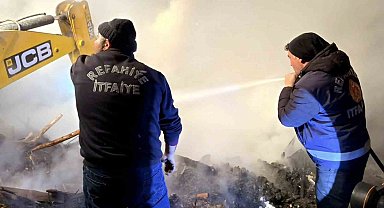 Kalkancı köyünde ev ve odunluk yandı