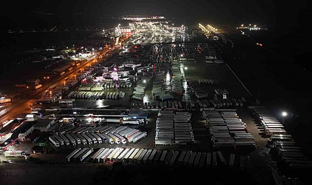 Kapıkule'de tır sürücülerinin iftar telaşı