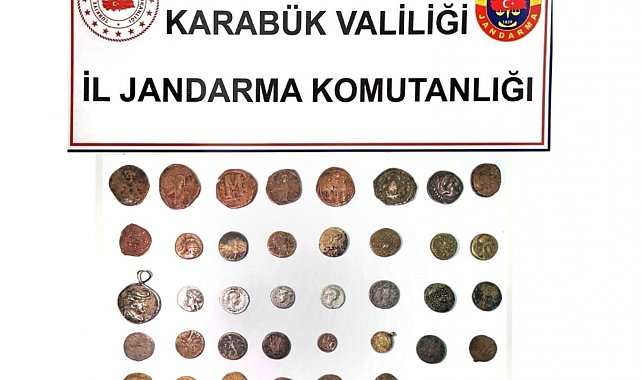 Karabük'te 4 kişi 45 sikke ile yakalandı