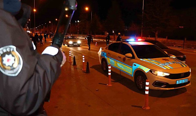 Karaman'da 10 bin 620 adet cinsel içerikli hap ele geçirildi