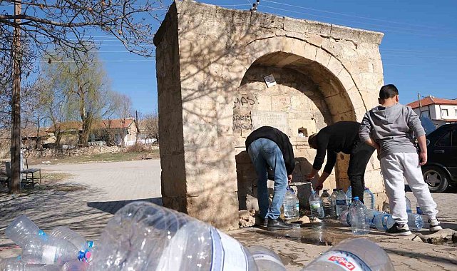 Karaman'da doğal kaynak sularının aktığı çeşmelere ilgi arttı