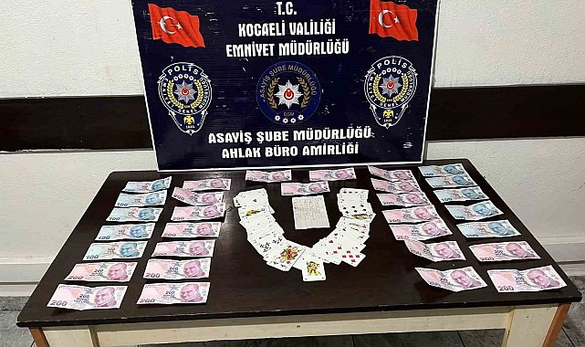 Karamürsel'de kahvehaneye kumar baskını