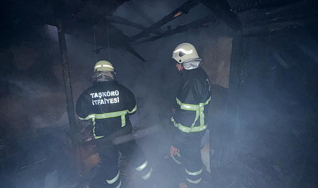 Kastamonu'da aynı köyde ikinci yangın: Üç katlı ahşap ev yandı
