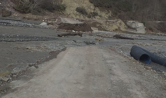Kastamonu'da heyelan nedeniyle 4 köy yolu ulaşıma kapandı