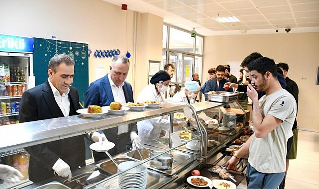 Kaymakam Memiş, öğrencilerle iftarda bir araya eldi
