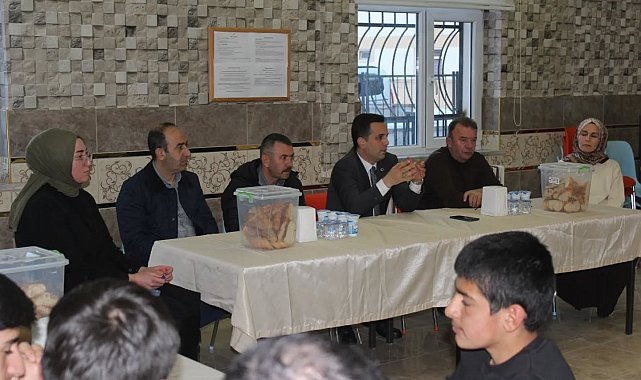 Kaymakam Şahin söyleşide öğrencilerle buluştu