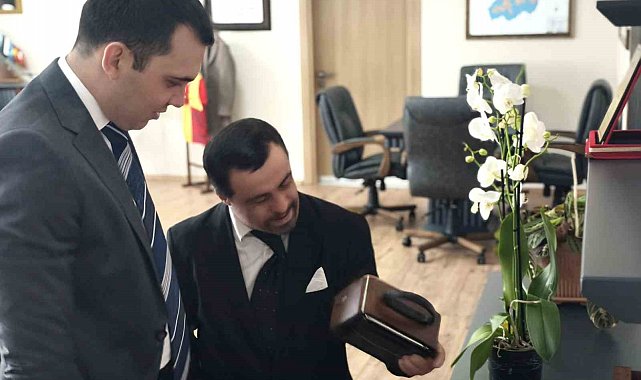 Kaymakam Zor, down sendromlu Kemal'i makamında ağırladı