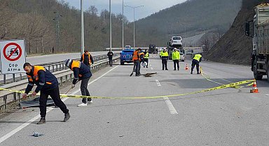 Kazada aracın kapısı yerinden çıktı, yola savrulan yolcu hayatını kaybetti