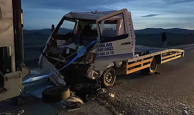 Kazazedeye yardım etmek için durdu başka kazaya neden oldu, 3 yaralı