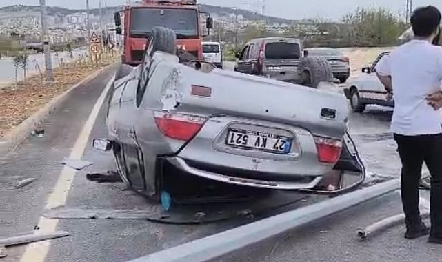 Kontrolden çıkarak savrulan otomobil ters döndü: 2 yaralı