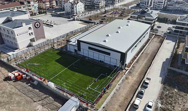Konya Spor Lisesi'ne kazandırılacak Ahmet Çalık Kapalı Spor Salonu ve Suni Çim Sahası tamamlanıyor