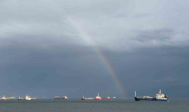 Körfez'de gökkuşağı şöleni