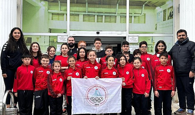 Körfezli genç yüzücüler Kırklareli'de destan yazdı