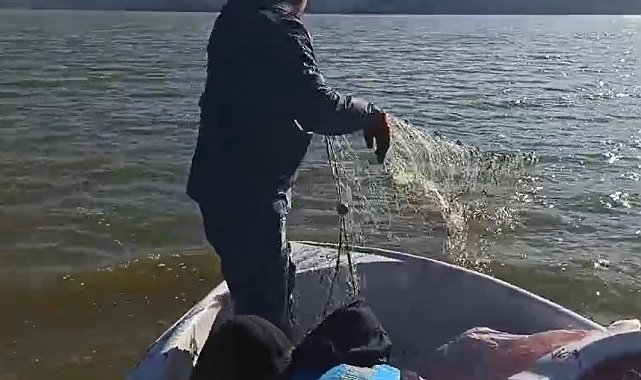 Kovada Gölü'nde 600 metre kaçak ağa el konuldu, balıklar doğaya geri bırakıldı