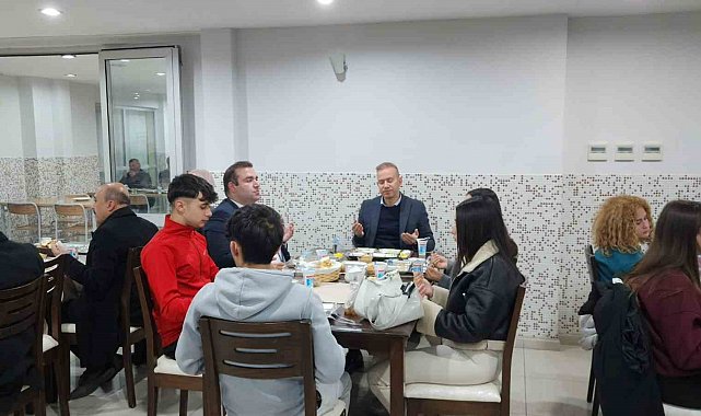 Köyceğiz'de öğrencilere iftar iyilik sofrasında diş kirası dağıtıldı