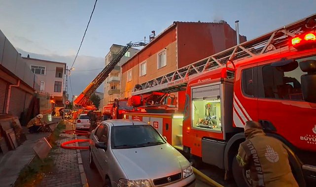 Küçükçekmece'de iftar vaktinde korkutan çatı yangını
