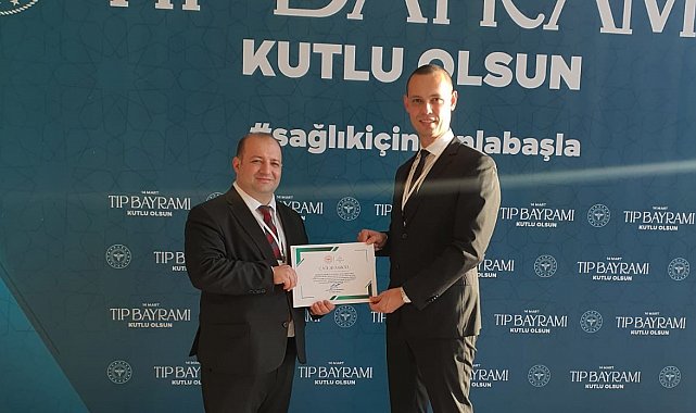 Kula'da yılın sağlık çalışanı Uzm. Dr. Çağlar Sarıgül oldu