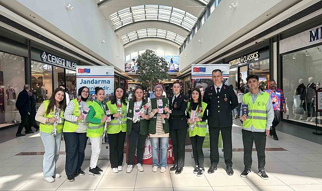 Kütahya'da polis ve jandarma KADES uygulaması halka tanıttı