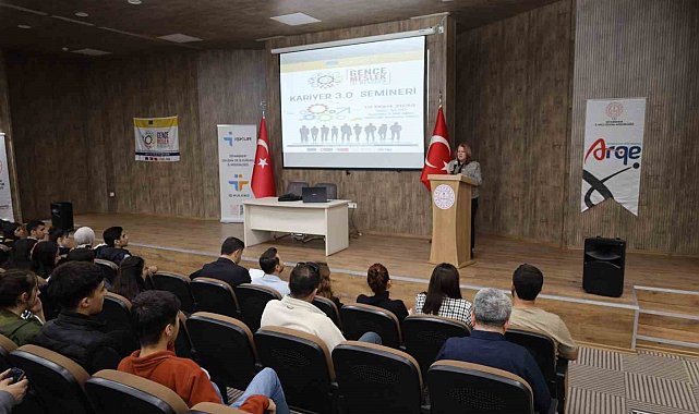 Lise öğrencilerine Kariyer 3.0 Semineri