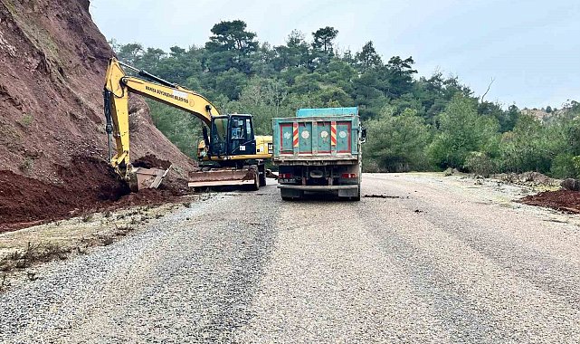 Manisa'da yol çalışmaları hız kesmeden sürüyor