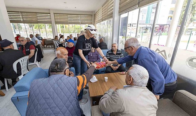 Mersin'de Emekli Evi üyeleri bayramlaştı