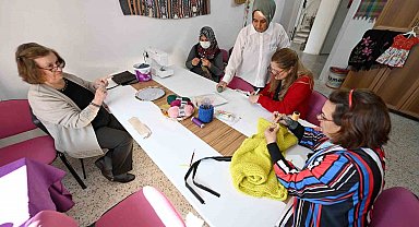 Mersin'de kadın ve çocuk atölyeleri fabrika gibi işliyor