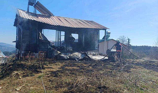 Mersin'de yayla evi yandı