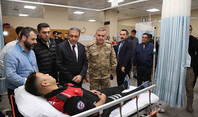 Motorize polis ekipleri kaza yaptı, 2 polis yaralandı