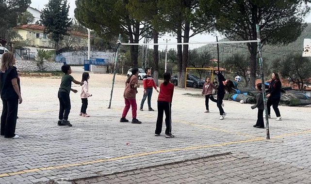 Muğla Acil Çağrı Merkezi, Göktepe'de geleceğin bireyleriyle buluştu