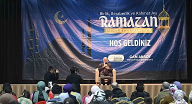 Necmettin Nursaçan Esenyurt'ta Ramazan coşkusunu ailelerle paylaştı