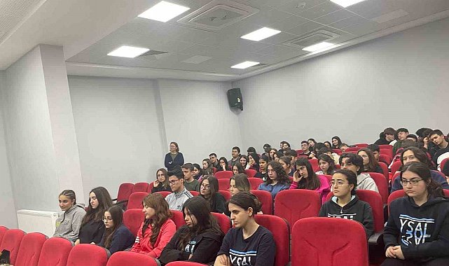 Öğrenciler sağlık sektörü ve hekimliği yakından tanıdı