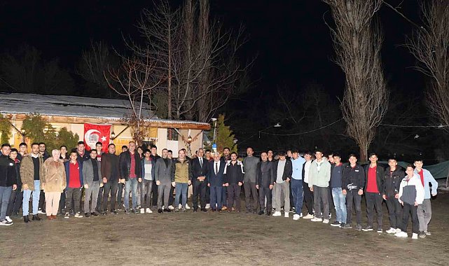 Öğrencilere anlamlı iftar yemeği