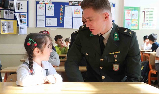 Okuma yazmayı öğrenen binlerce öğrenciden Mehmetçik'e mektup