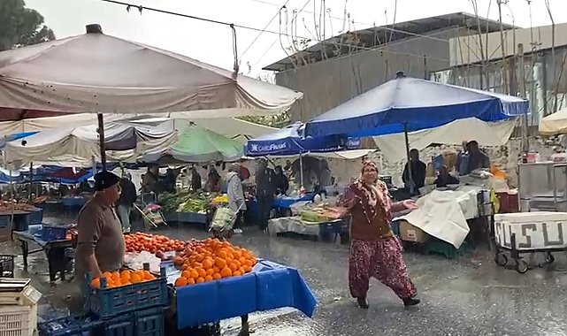 Ortaklar'da sağanak yağış etkili oldu