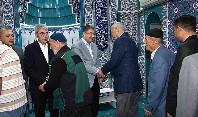 Osmaniye'de bayram namazında vatandaşlar camilere akın etti